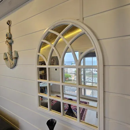 Pitipatibone Sahil Evi - House *