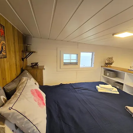 Pitipatibone Sahil Evi - House