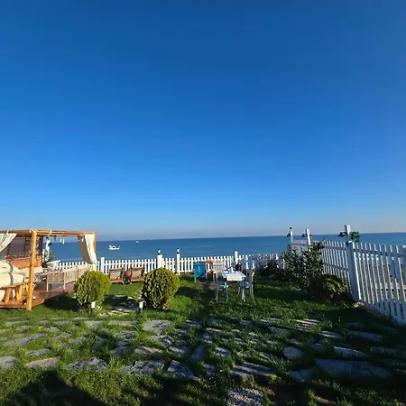 Pitipatibone Sahil Evi - House *